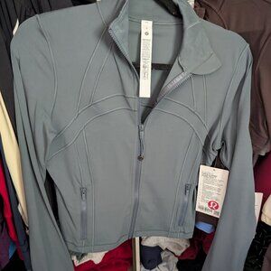 Define nulu oil blue cropped